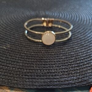 Chic Gold Bracelet with White Accent